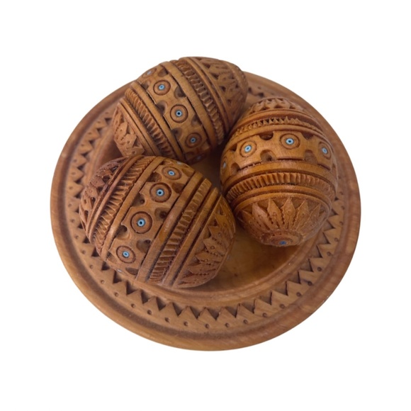 Wooden beaded Pylanski eggs - Picture 1 of 2